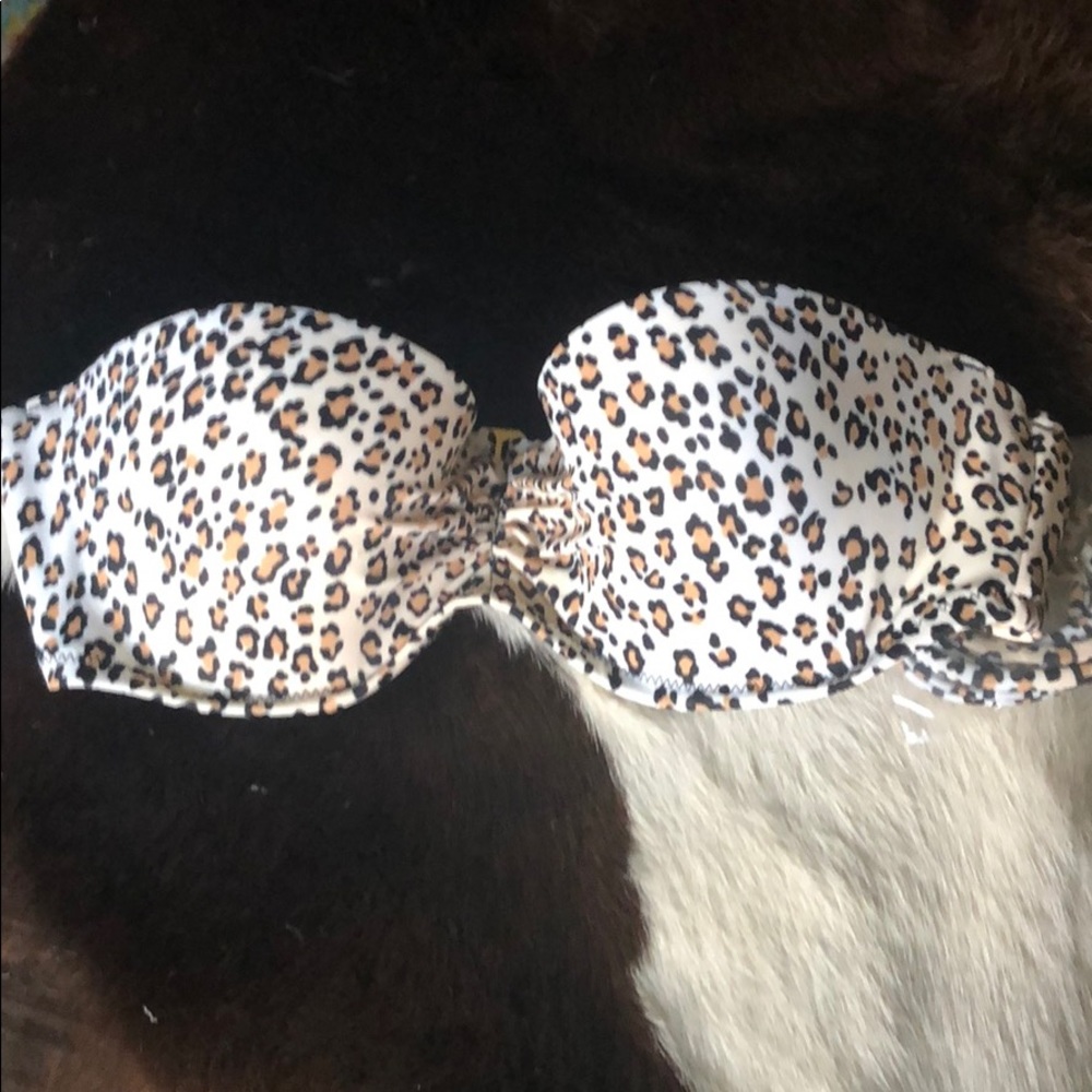 Victoria’s Secret Leopard Print Bikini Top 34B